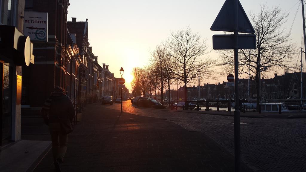 Hotel Logies Ommes! Harlingen Esterno foto